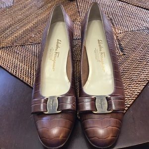 Vintage brown leather Ferragamo shoes 9.5